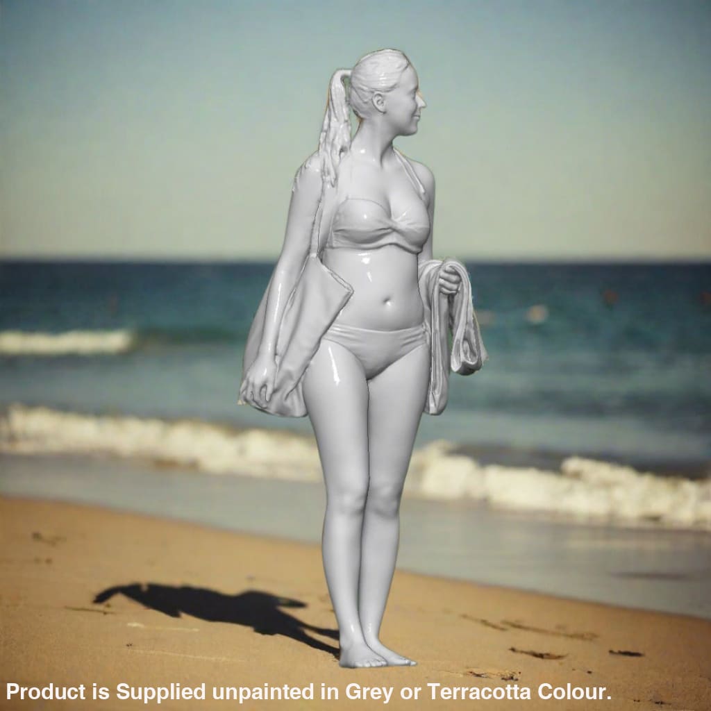 Mm955 Girl On Beach Figure
