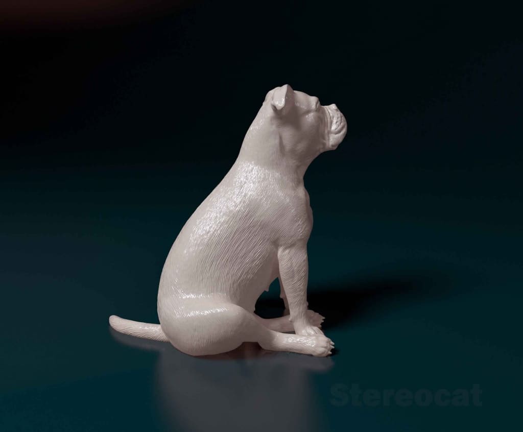 MMD055 Female English Bulldog 1:32 Animal