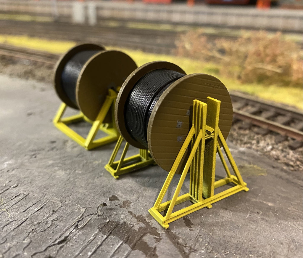 PJD092 Model Railway Cable Drum Jack and Stand