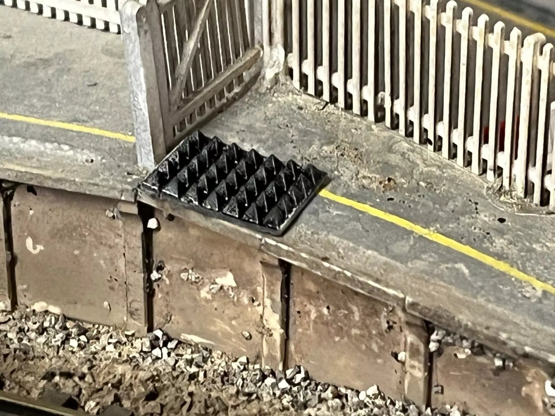 PJD009  Model Railway Platform Anti-Trespass Panel Rubber
