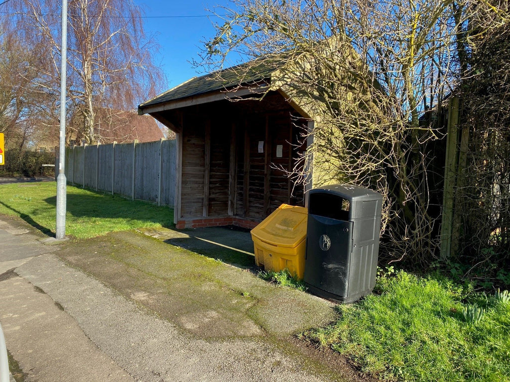 PJD107 Model Railway Wooden Bus Shelter