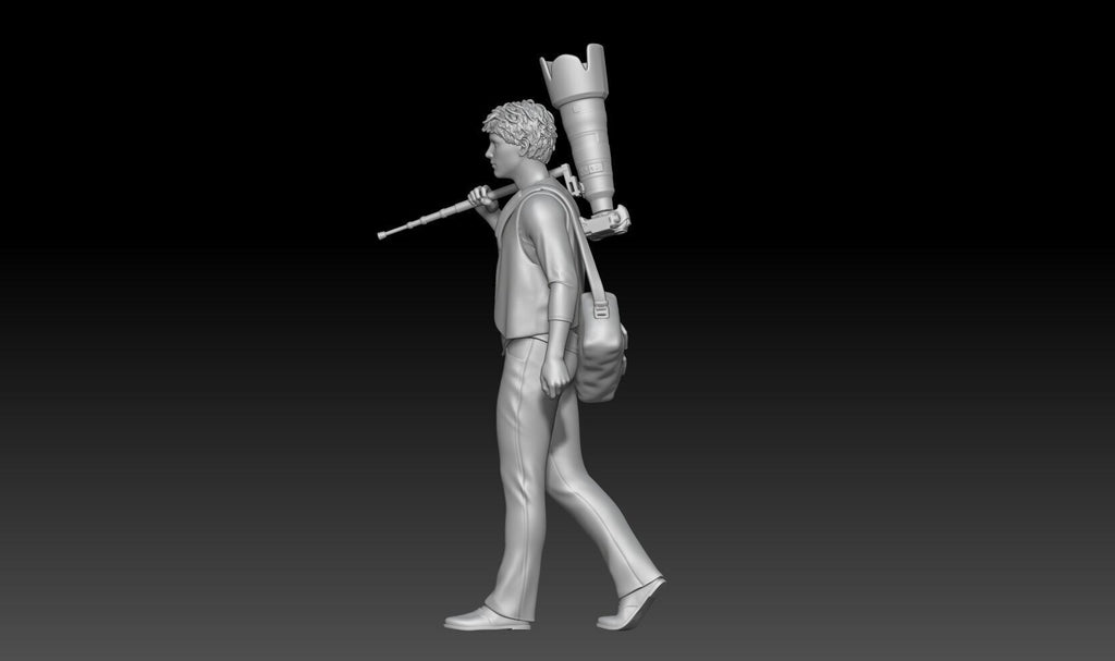 MM1353 Photographer with Large Camera